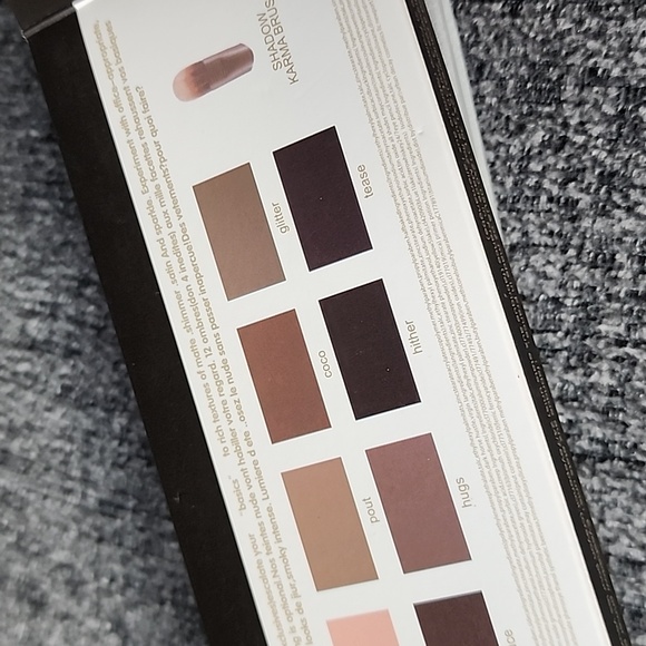 New Doll Face neutral Eye Shadow Palette - Picture 13 of 15